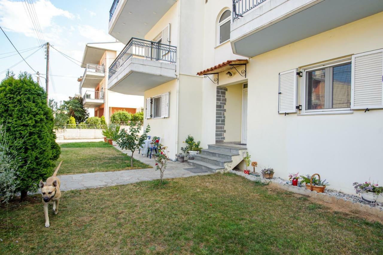 La Casa - Traditionally Elegant Apt 38M2 W Prk Grd Ioannina Bagian luar foto