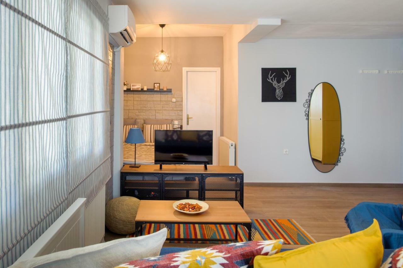 La Casa - Traditionally Elegant Apt 38M2 W Prk Grd Ioannina Bagian luar foto